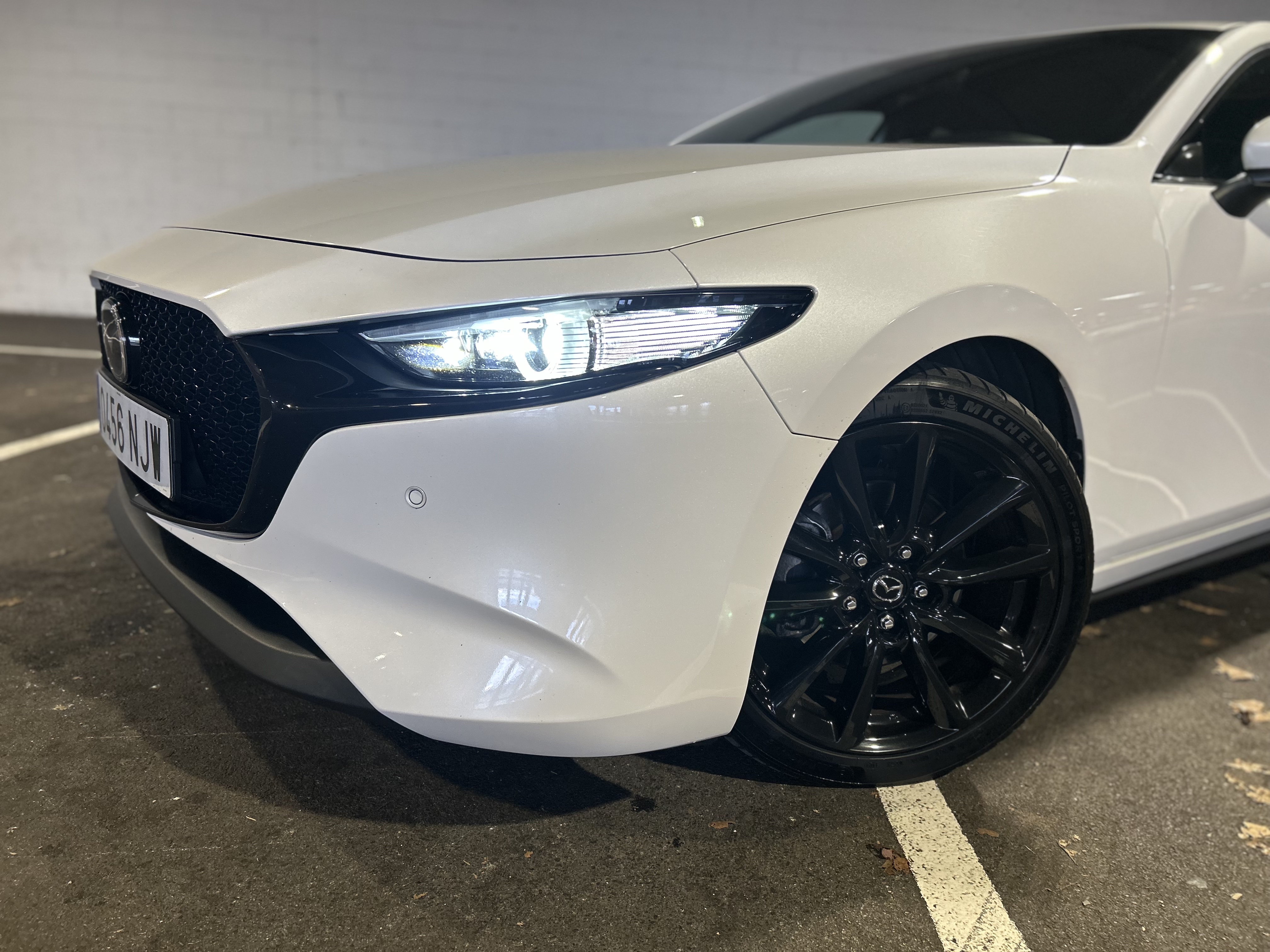 Mazda 3 2.0 Skyactiv-X 180 CV · Acabado LUXURY